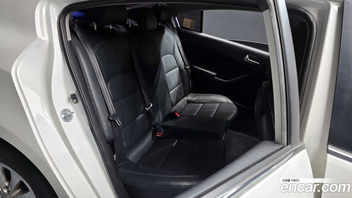 Kia K3 2013