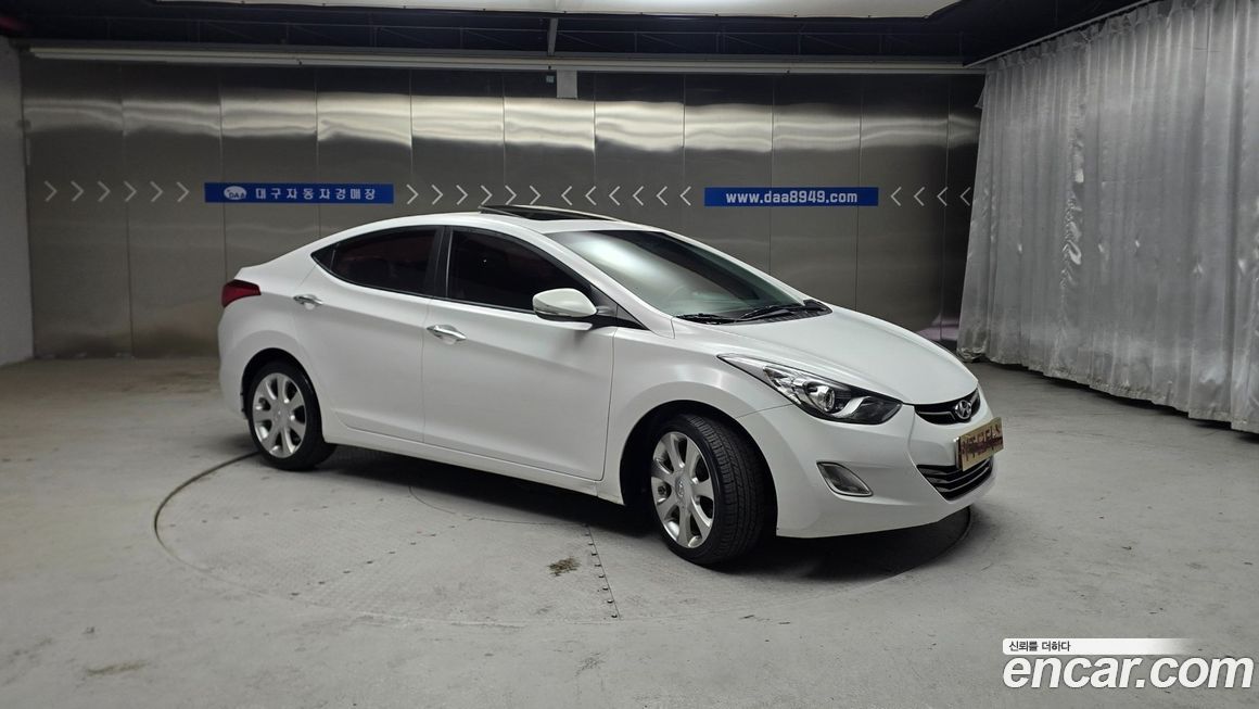 Hyundai AVANTE 2011