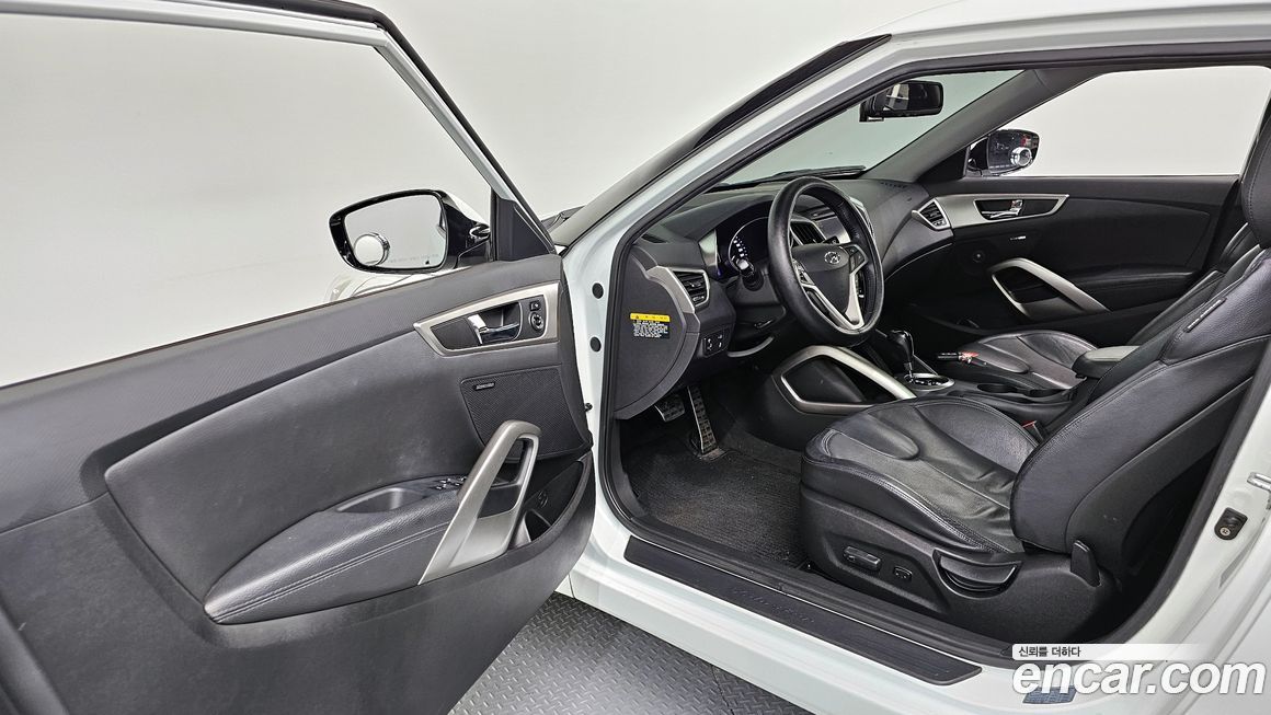 Hyundai Veloster 2012