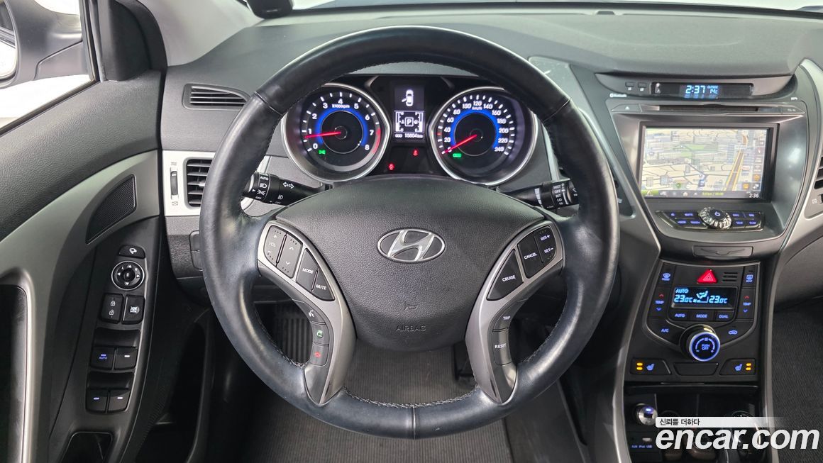 Hyundai AVANTE 2015