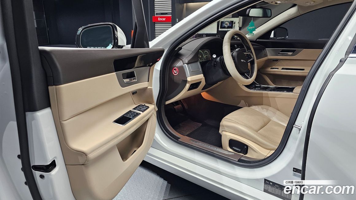 Jaguar XF 2018