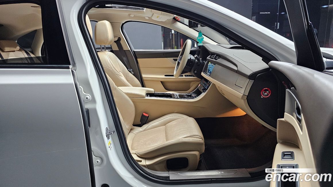 Jaguar XF 2018