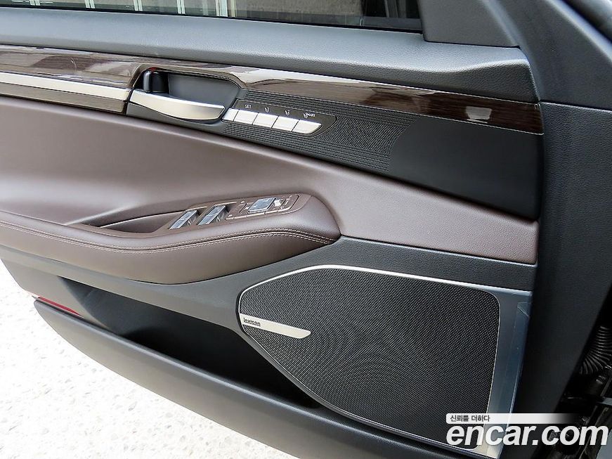 Genesis EQ900 2018