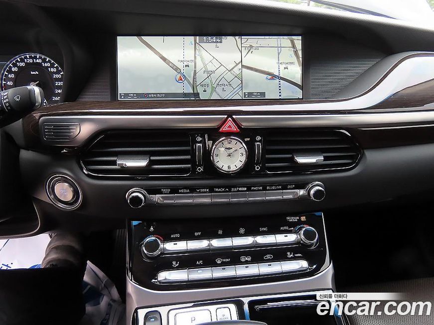 Genesis EQ900 2018