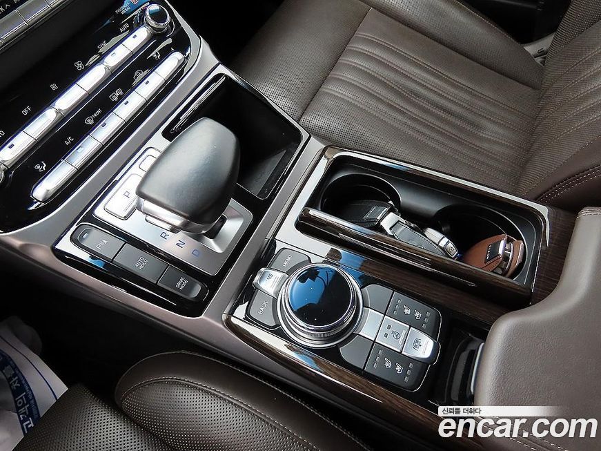 Genesis EQ900 2018