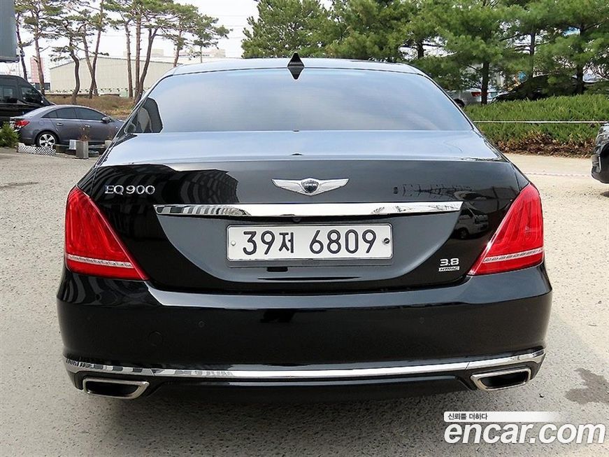 Genesis EQ900 2018
