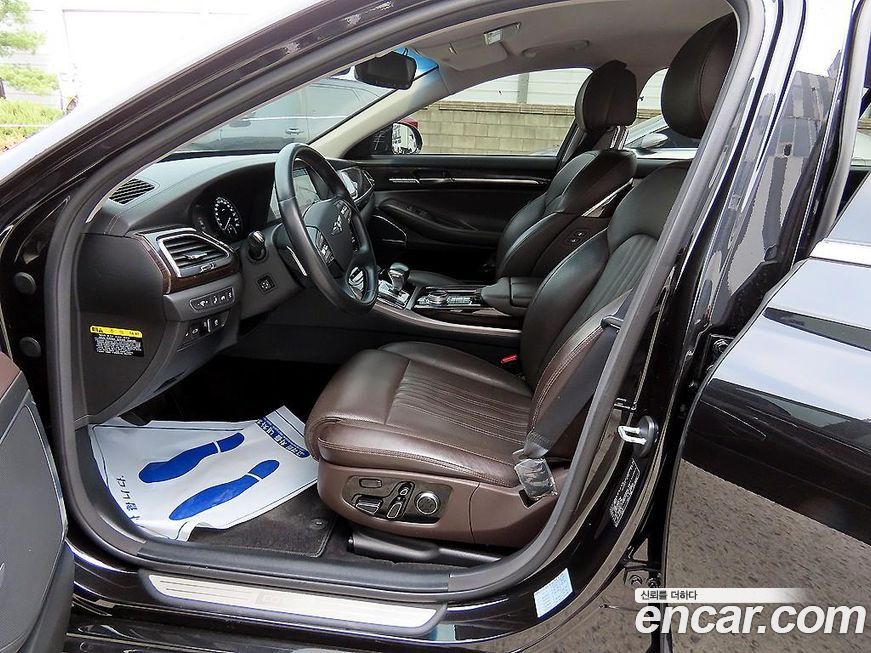 Genesis EQ900 2018