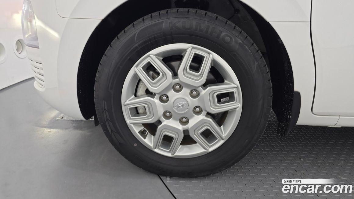 Hyundai Staria 2023
