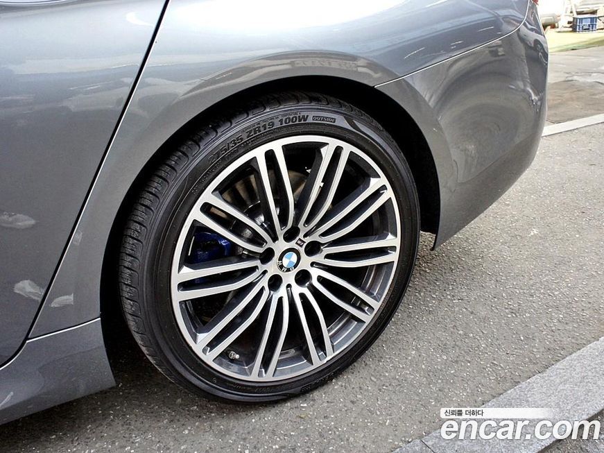 BMW 5-Series 2019