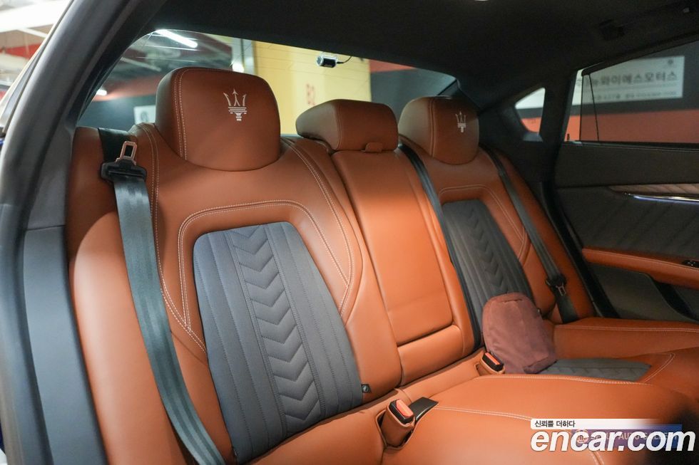 Maserati Quattroporte 2020