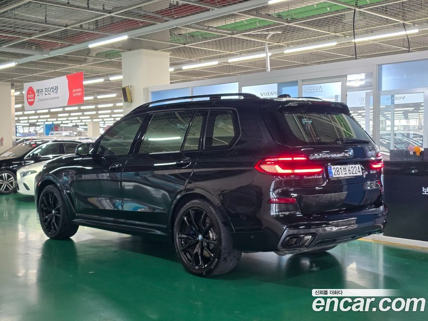 BMW X7 2025