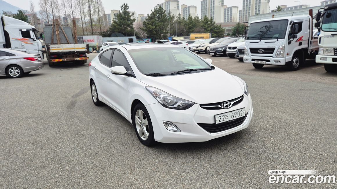 Hyundai AVANTE 2012