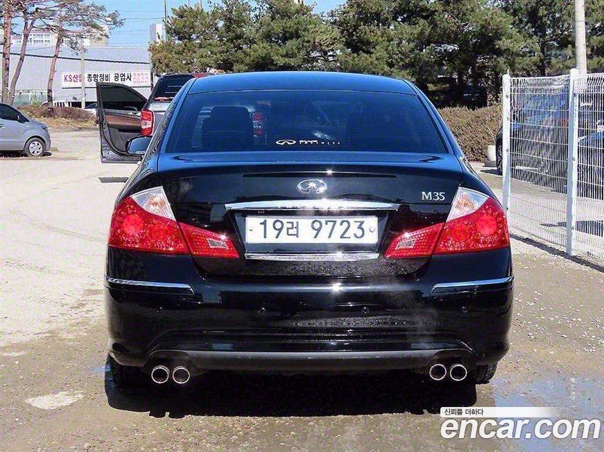 Infiniti M 2010
