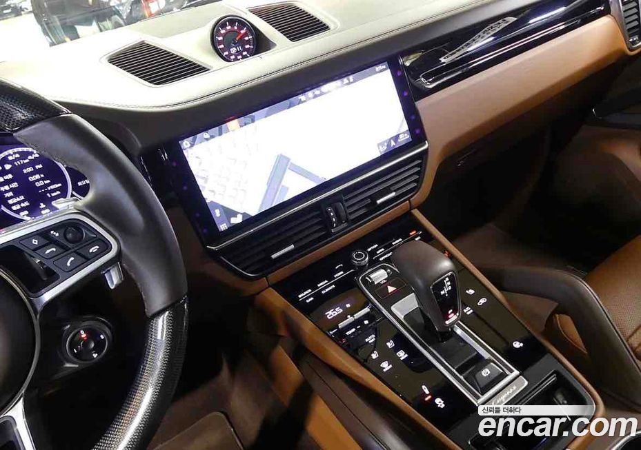 Porsche Cayenne 2021