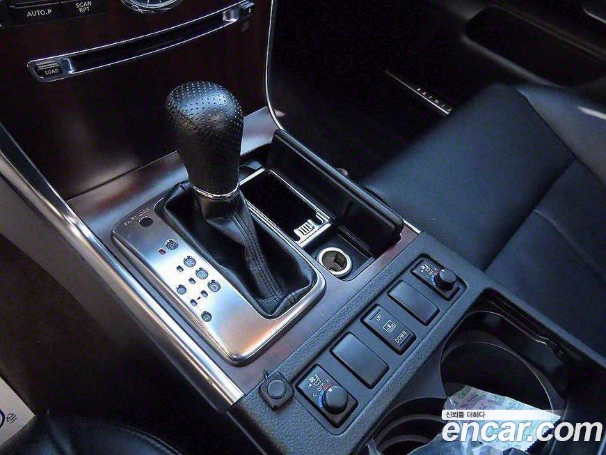 Infiniti M 2010