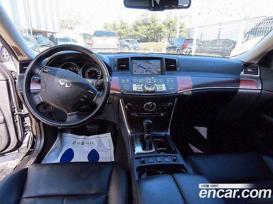 Infiniti M 2010