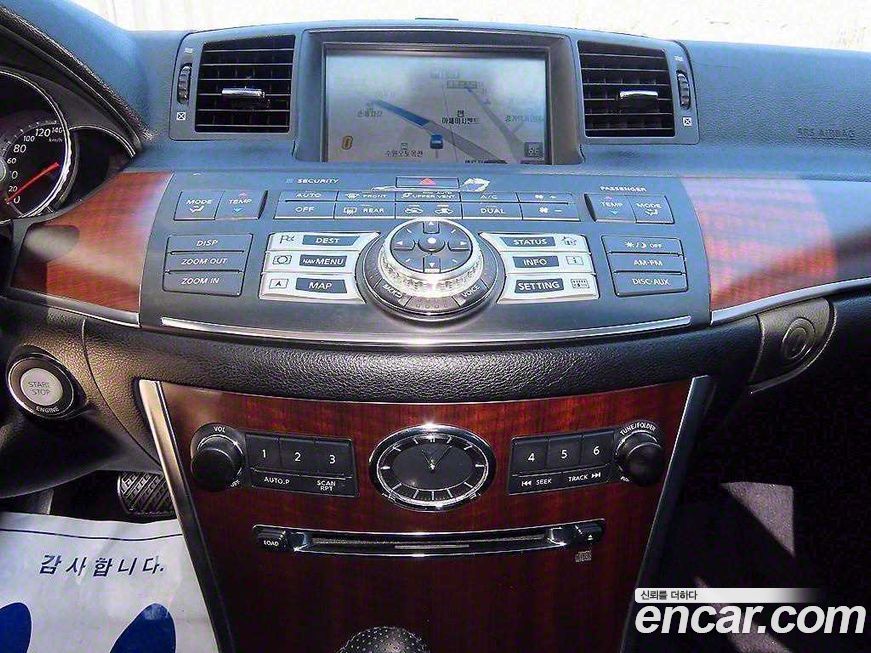 Infiniti M 2010