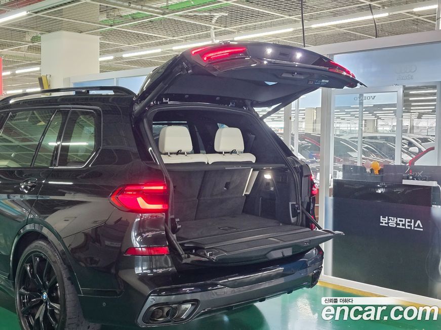 BMW X7 2025