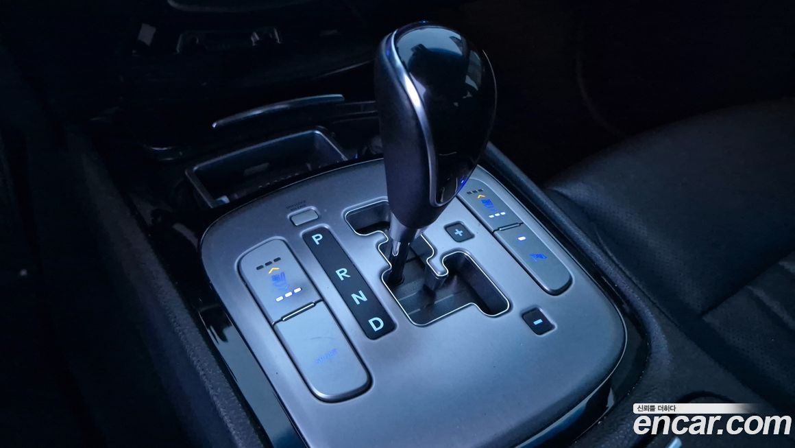 Hyundai Genesis 2012