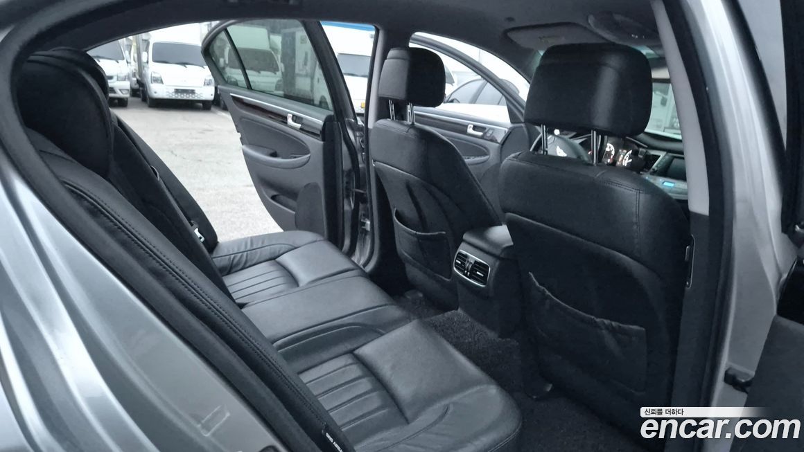 Hyundai Genesis 2012