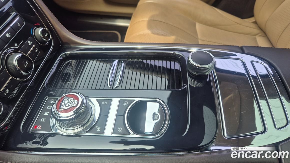 Jaguar XJ 2013