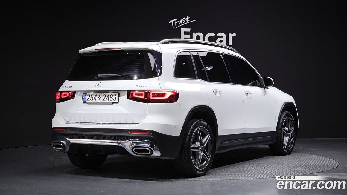 Mercedes-Benz GLB-Class 2021