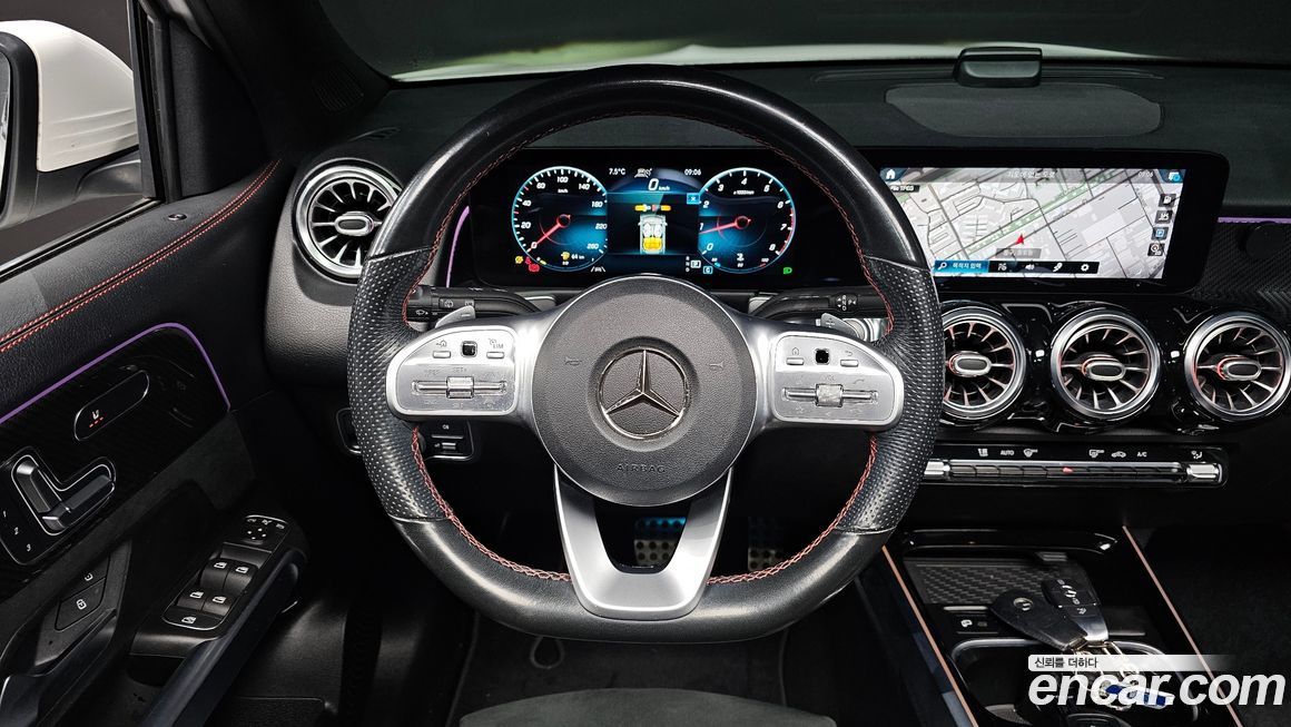 Mercedes-Benz GLB-Class 2021