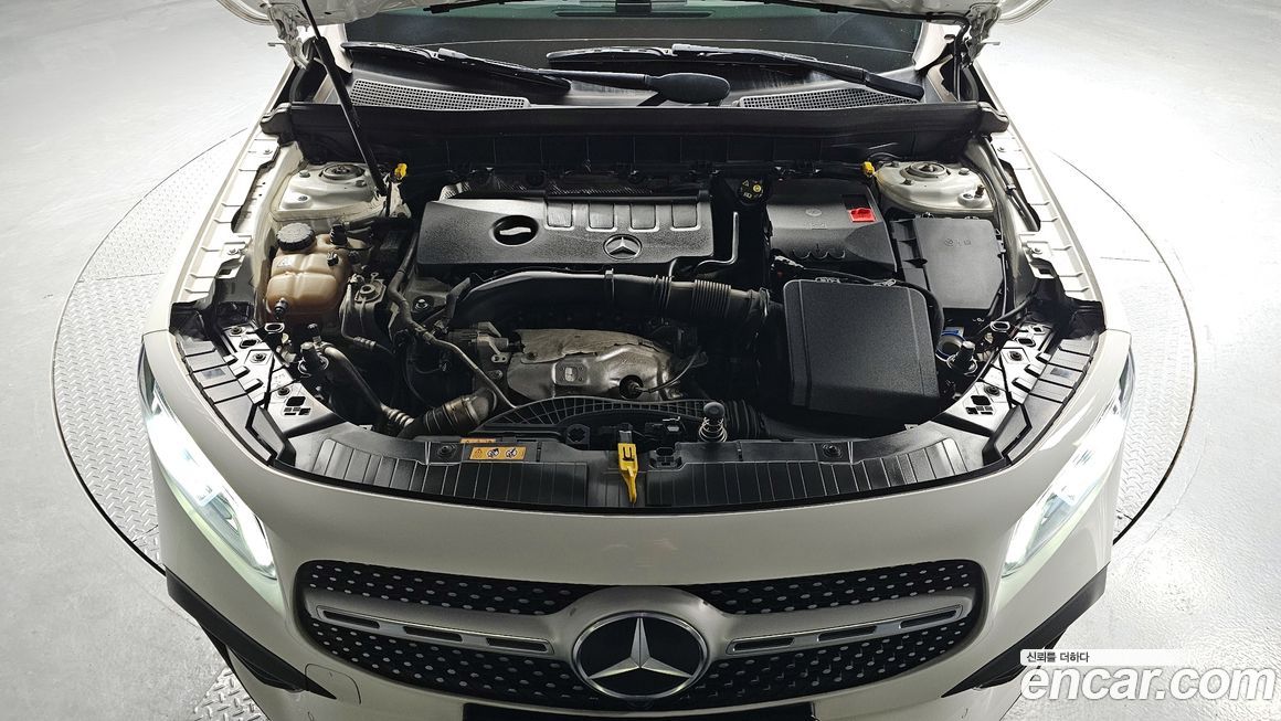 Mercedes-Benz GLB-Class 2021