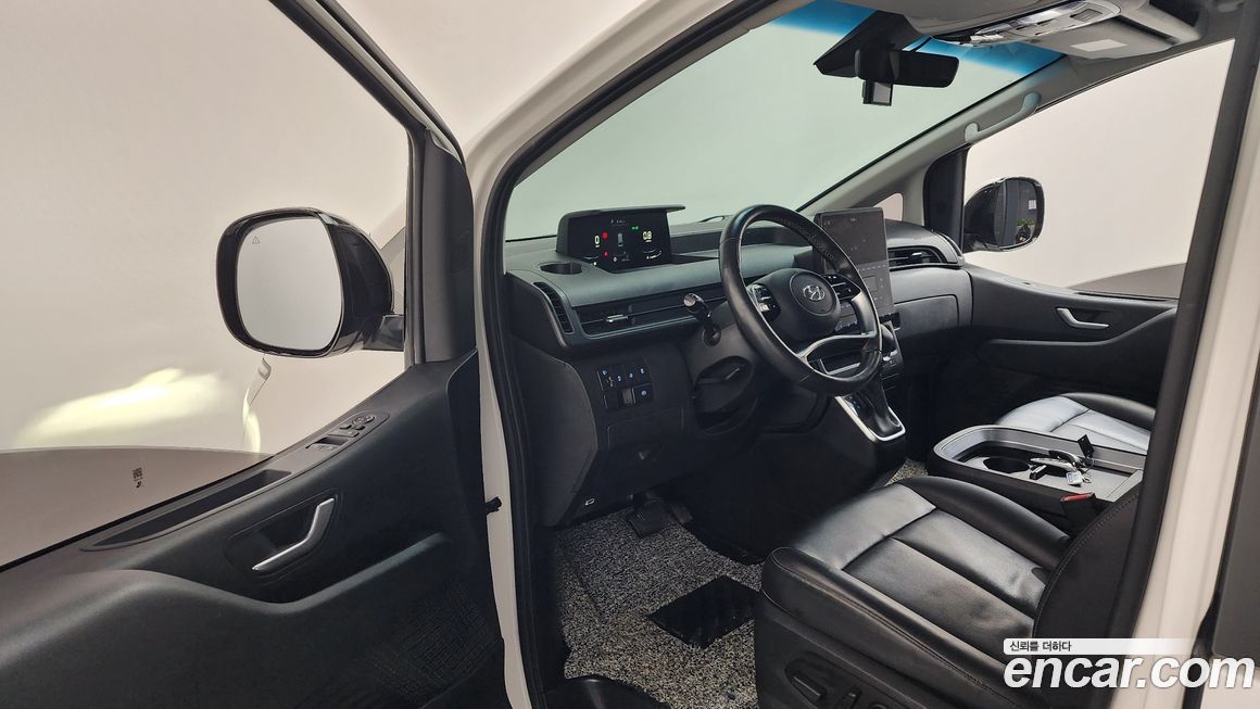 Hyundai Staria 2023
