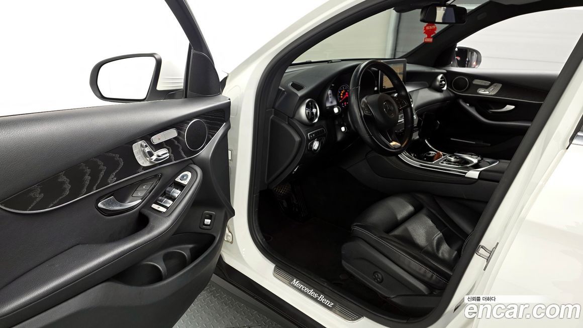 Mercedes-Benz GLC-Class 2019