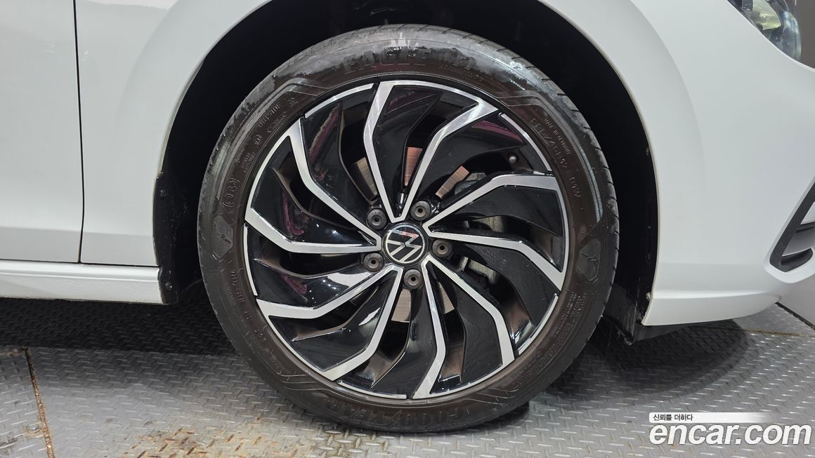 Volkswagen Golf 2023