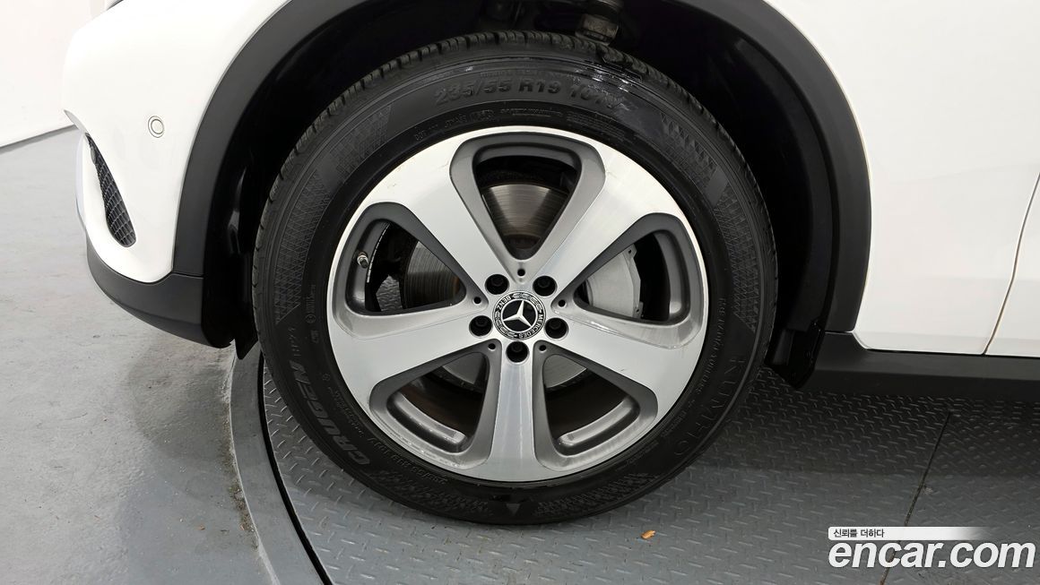 Mercedes-Benz GLC-Class 2019