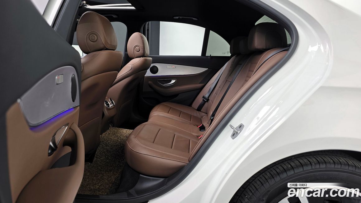 Mercedes-Benz E-Class 2021