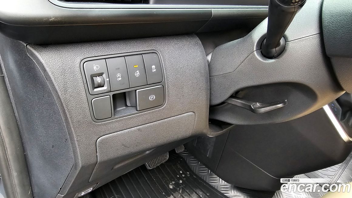 Hyundai Staria 2025