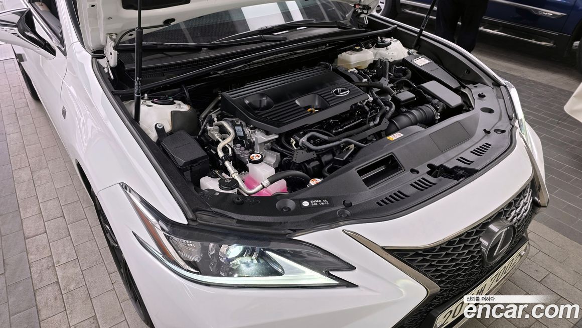 Lexus ES 2024