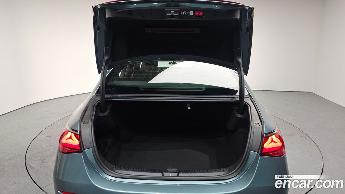 Mercedes-Benz E-Class 2025