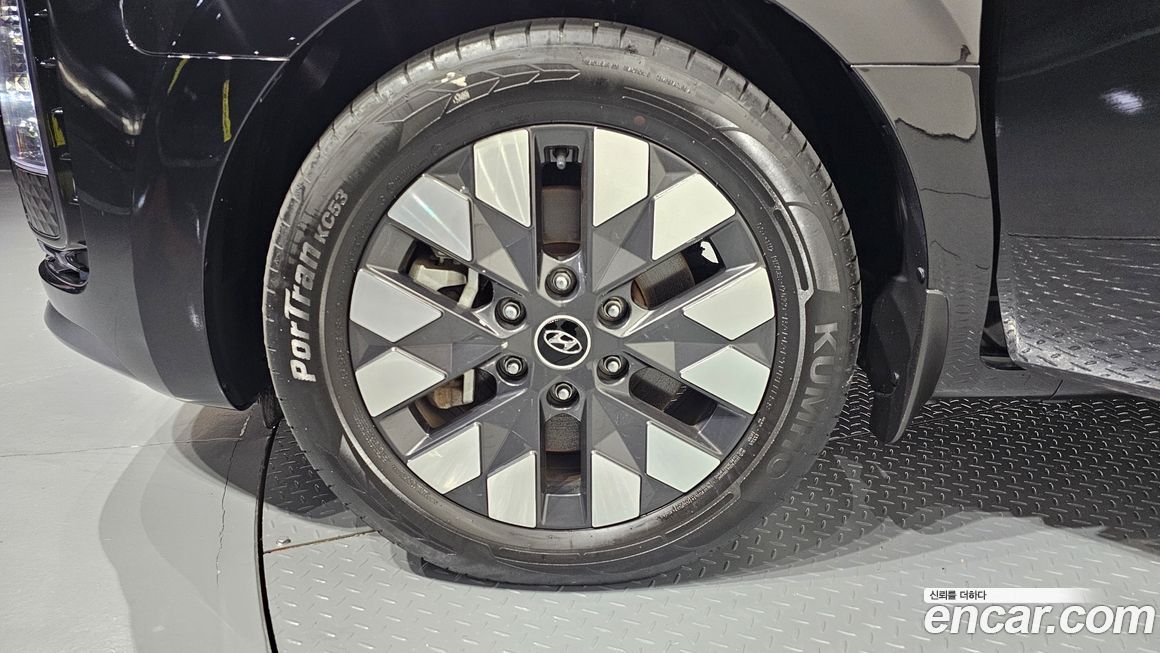Hyundai Staria 2022