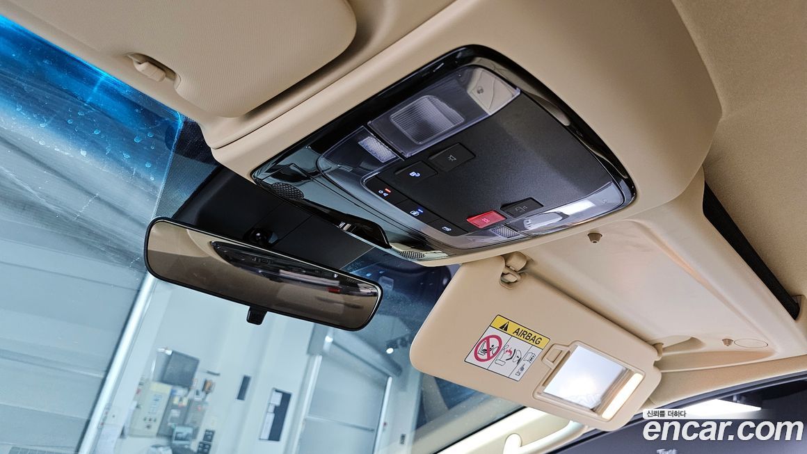 Hyundai Staria 2025