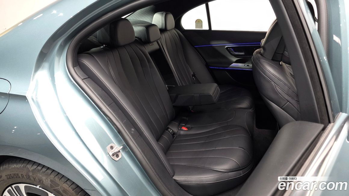 Mercedes-Benz E-Class 2025