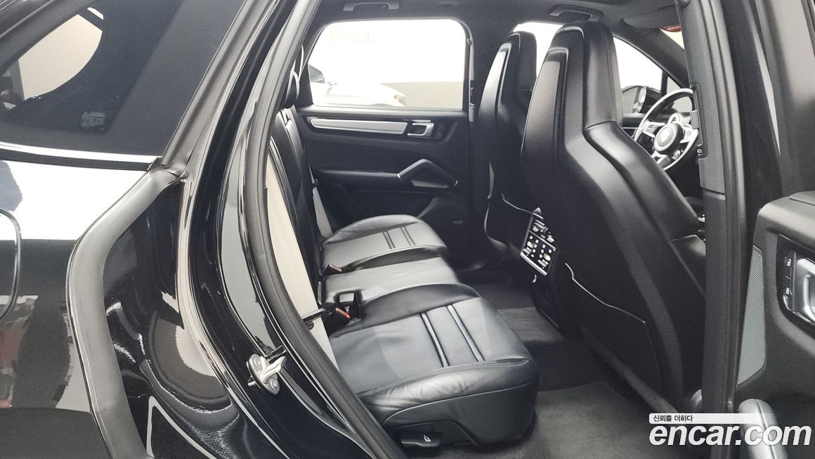 Porsche Cayenne 2023
