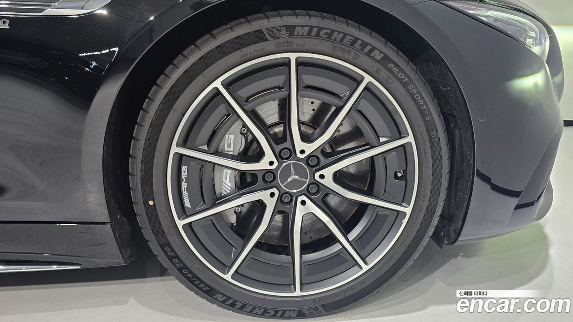 Mercedes-Benz SL-Class 2025