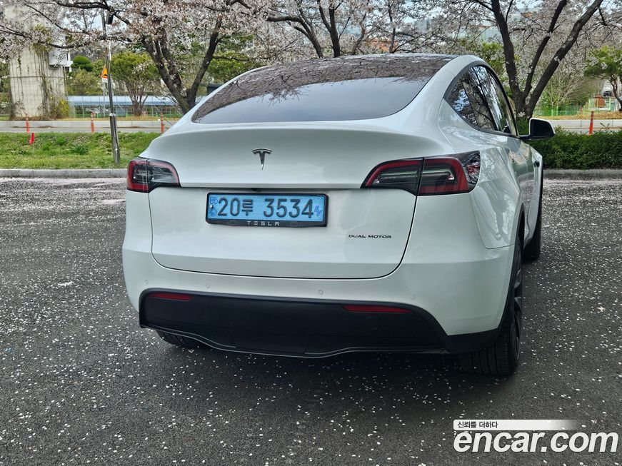 Tesla Model Y 2022