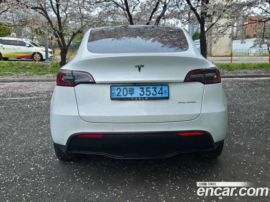 Tesla Model Y 2022