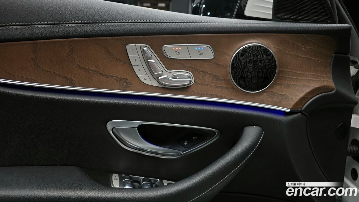 Mercedes-Benz E-Class 2021