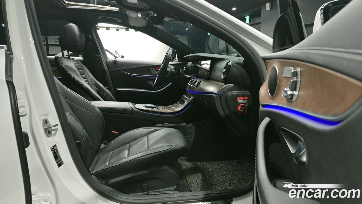 Mercedes-Benz E-Class 2021