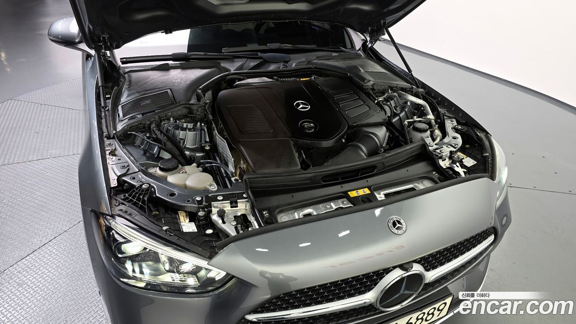 Mercedes-Benz C-Class 2022