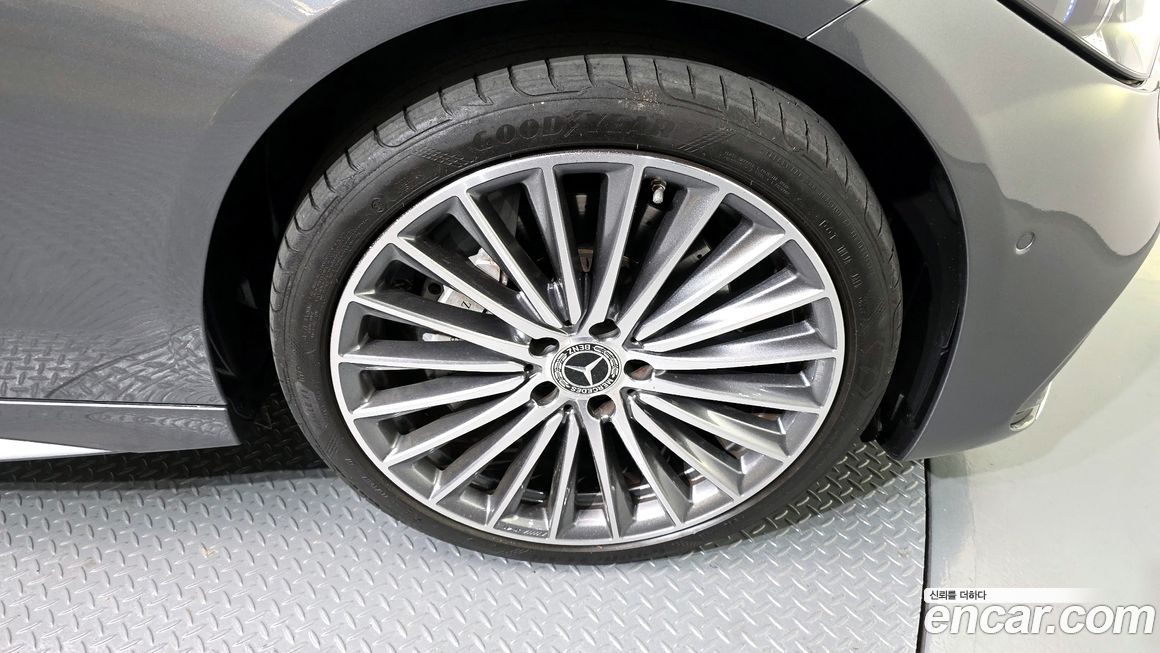 Mercedes-Benz C-Class 2022