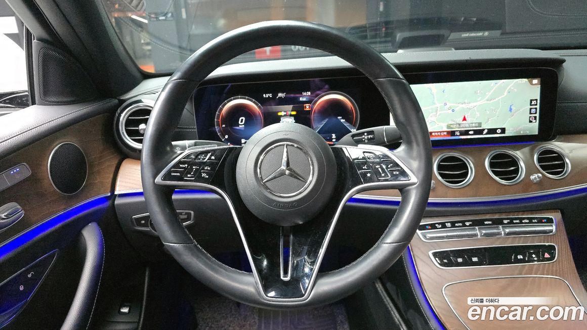 Mercedes-Benz E-Class 2021