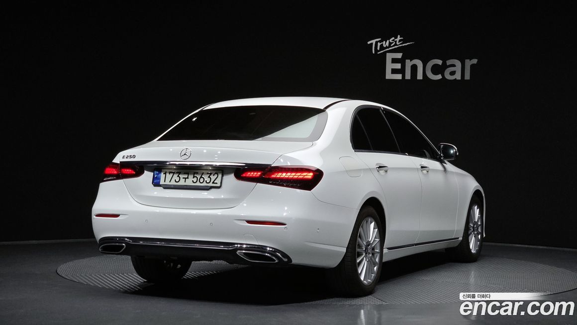 Mercedes-Benz E-Class 2021