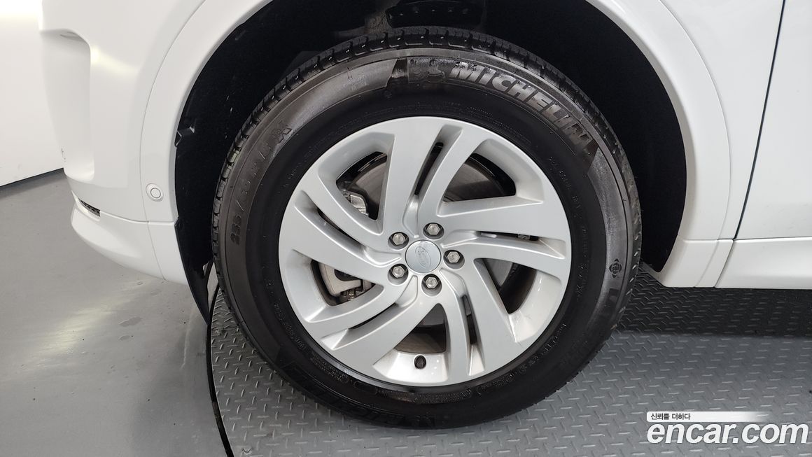 Land Rover Discovery Sport 2025